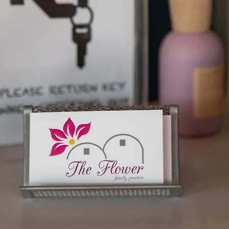 The Flower 2* Oia