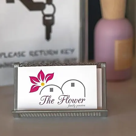 The Flower Πανδοχείο Οία